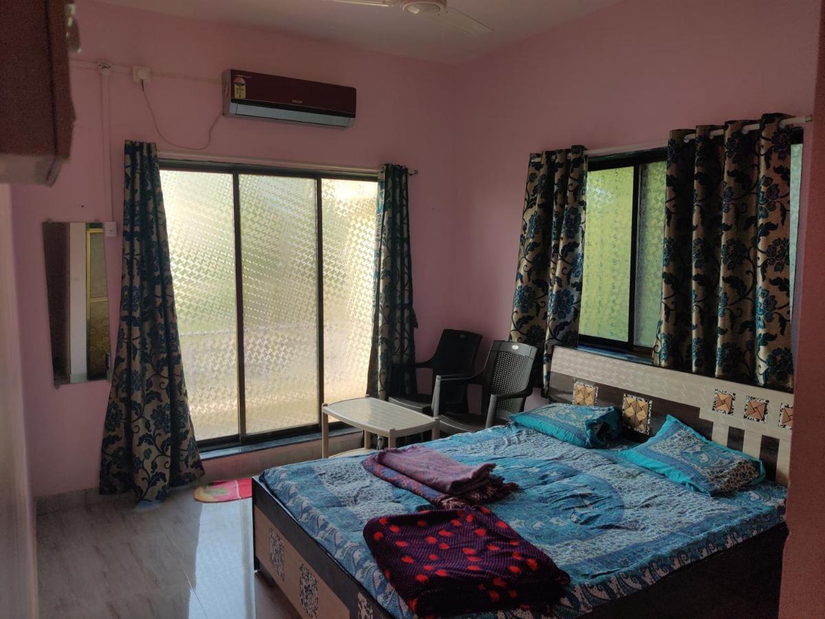 Gulmohar Cottages - Home Stay In Alībāg Buitenkant foto