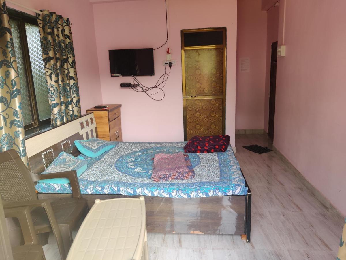 Gulmohar Cottages - Home Stay In Alībāg Buitenkant foto