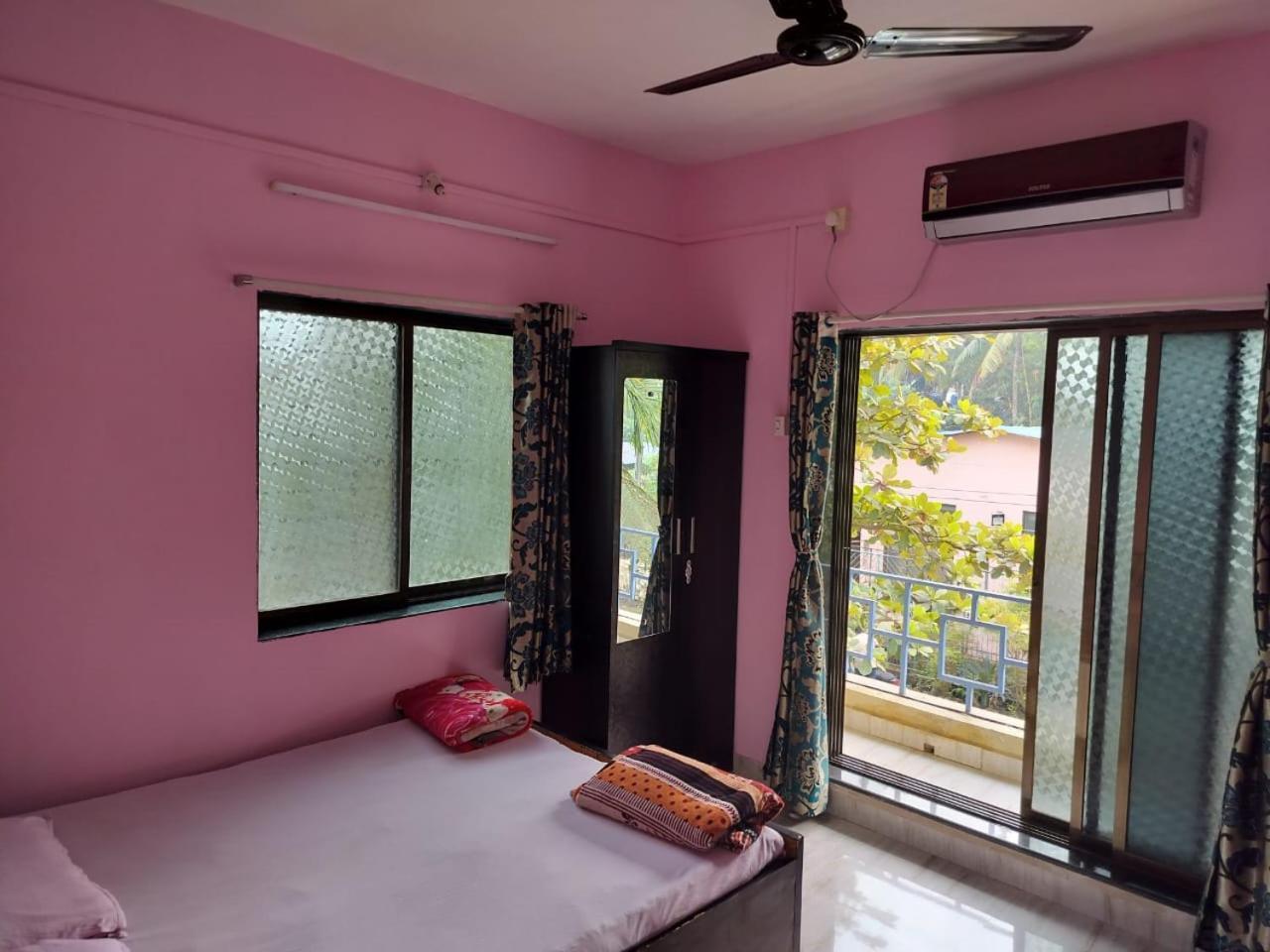 Gulmohar Cottages - Home Stay In Alībāg Buitenkant foto